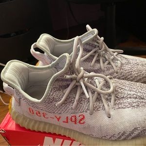 Yeezy boost 350 v2 blue tint